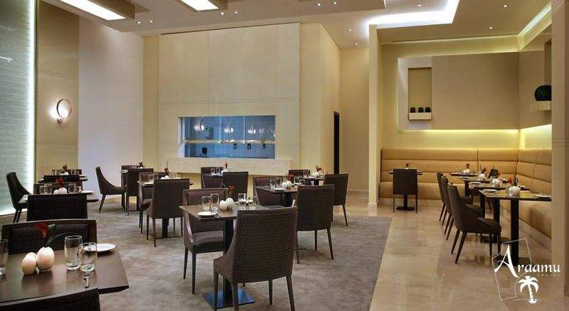 Dubai, Cosmopolitan Hotel****